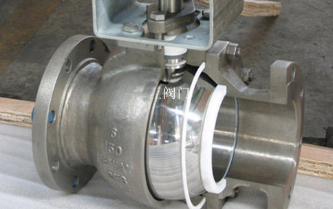 ���P����y